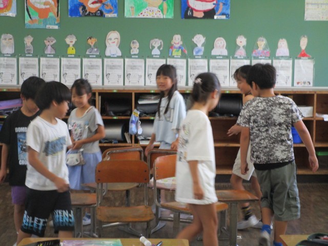 みんな遊びでいすとりゲーム