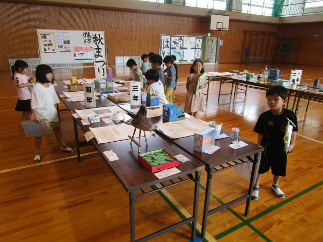 特活　作品展見学で参考になるものを探しました。