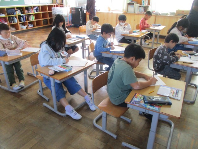 https://hashimoto.schoolweb.ne.jp/hashimoto08/blog_img/106298191?tm=20241125170319