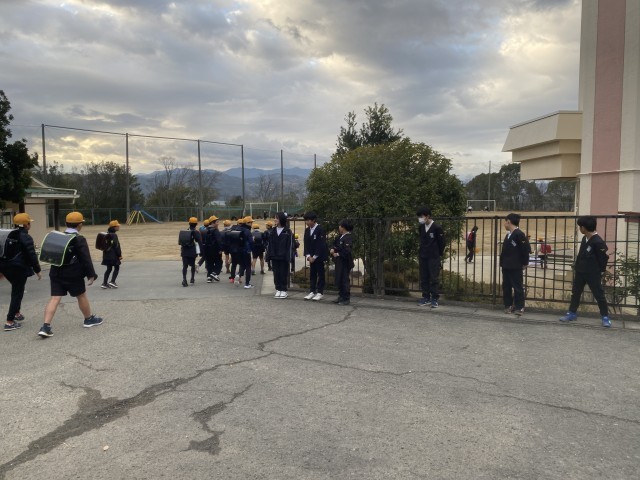 女子中学生水着赤外線無修正 