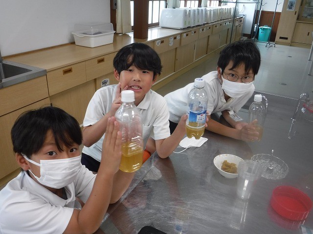 家に持って帰って飲もうかな。