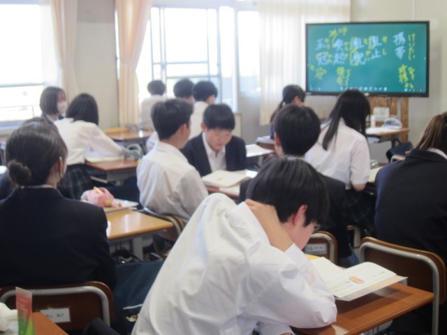 ２年国語　「枕草子」暗唱
